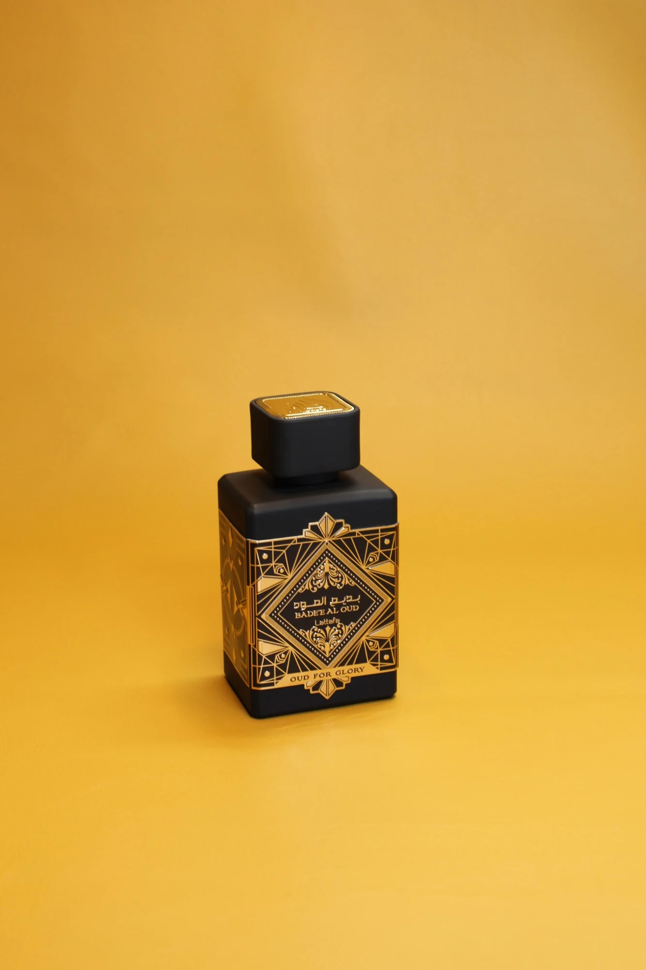 Badee al Oud Oud for Glory de Lattafa, frasco de 100 ml